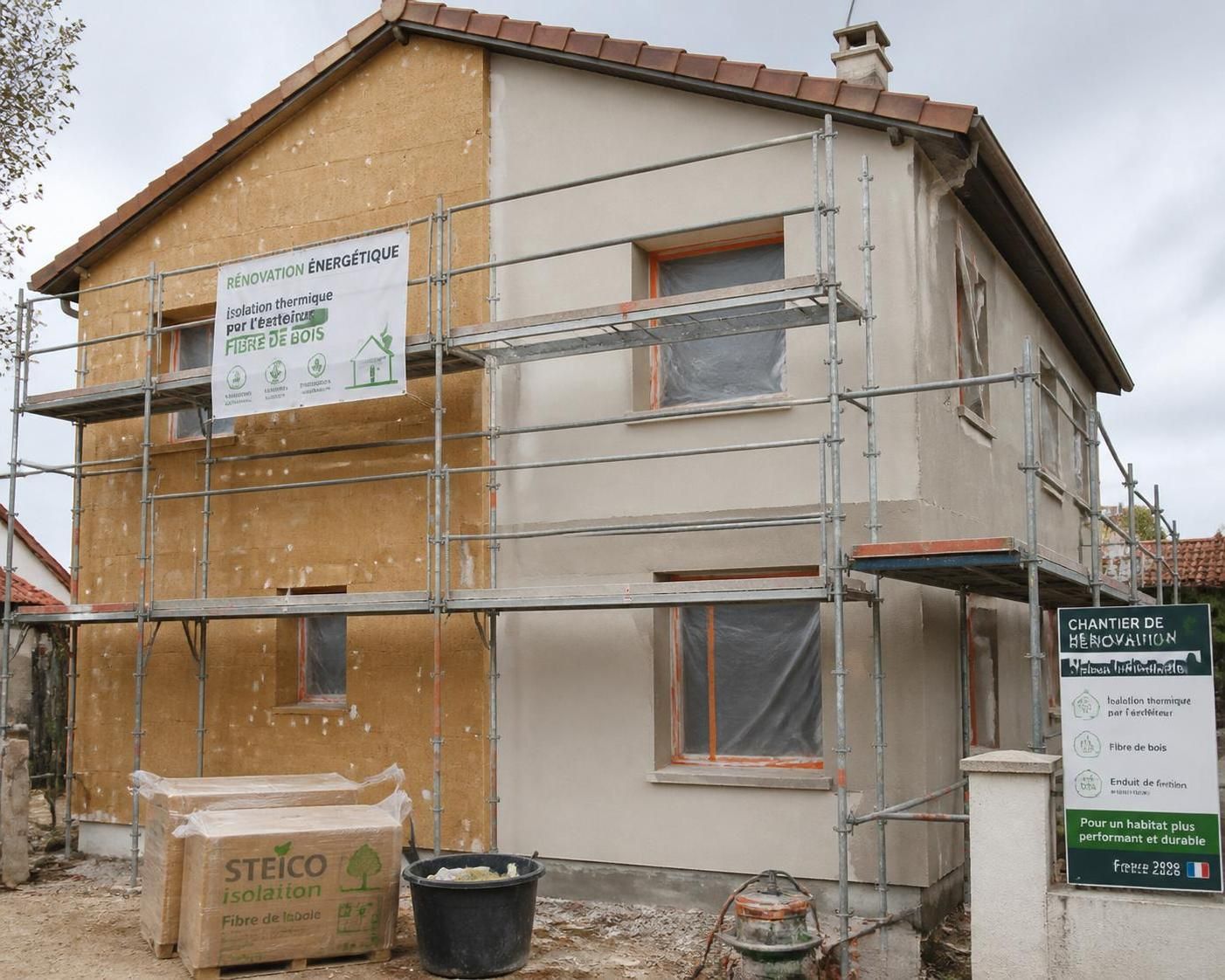 découvrez tout sur l'isolation extérieure (ite) : choisissez les meilleurs matériaux, comparez les prix au m² et profitez des aides disponibles en 2026 pour optimiser vos travaux.