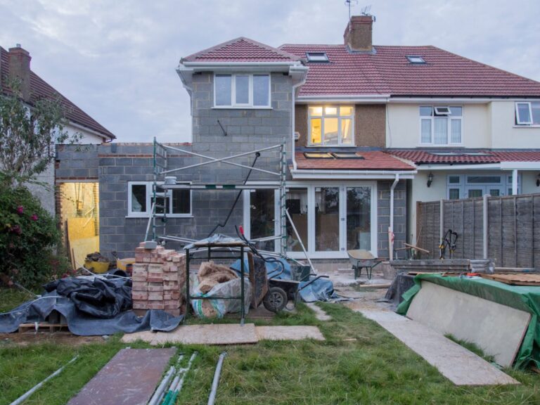 Bien choisir une entreprise d'agrandissement — chantier d'agrandissement maison