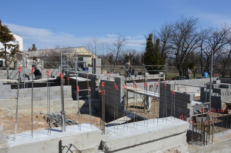 Les étapes d'une construction de — chantier construction maison fondations