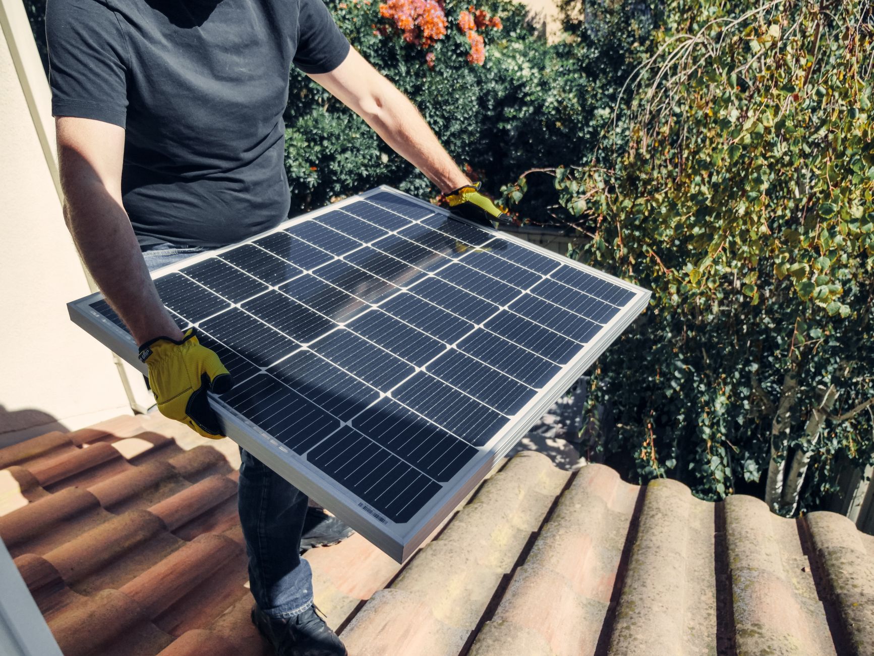 Une batterie solaire 9 000 W se dimensionne selon vos usages — installation de batterie pour panneau solaire